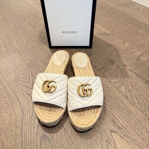 Gucci Women's White and Gold Slide Sandals